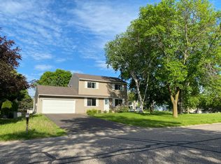 3241 Canterbury Dr, Woodbury, MN 55125