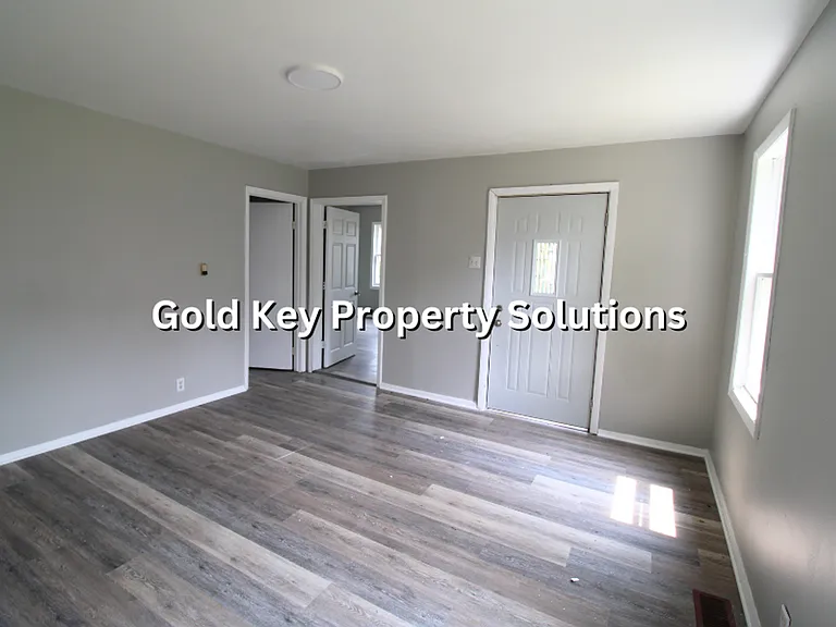 1601 N Elm St — Photo 6