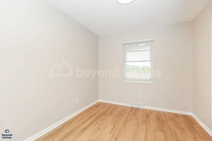 7528 Temple Acres Dr — Photo 12