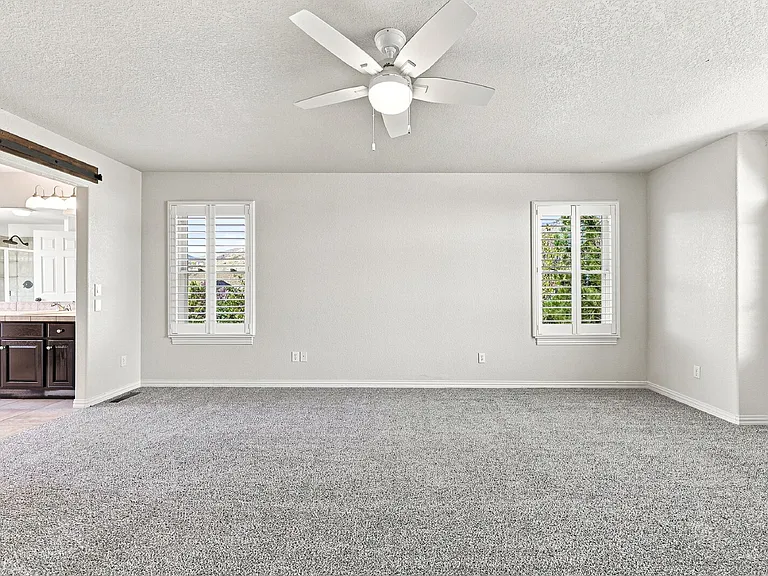 2425 Vanreen Dr — Photo 27