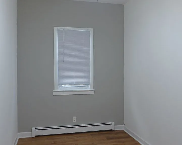 7401 W Addison St — Photo 6