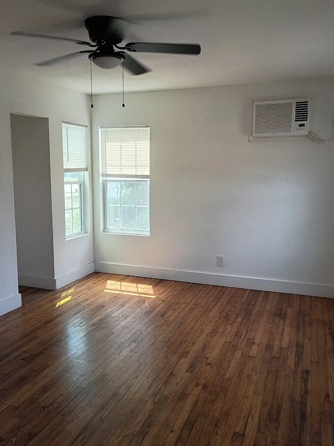 905 Louisiana Ave — Photo 2