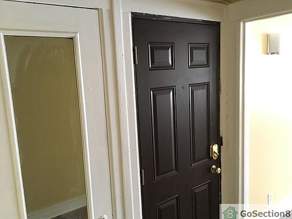 2nd image of 11115 S King Dr APT 2