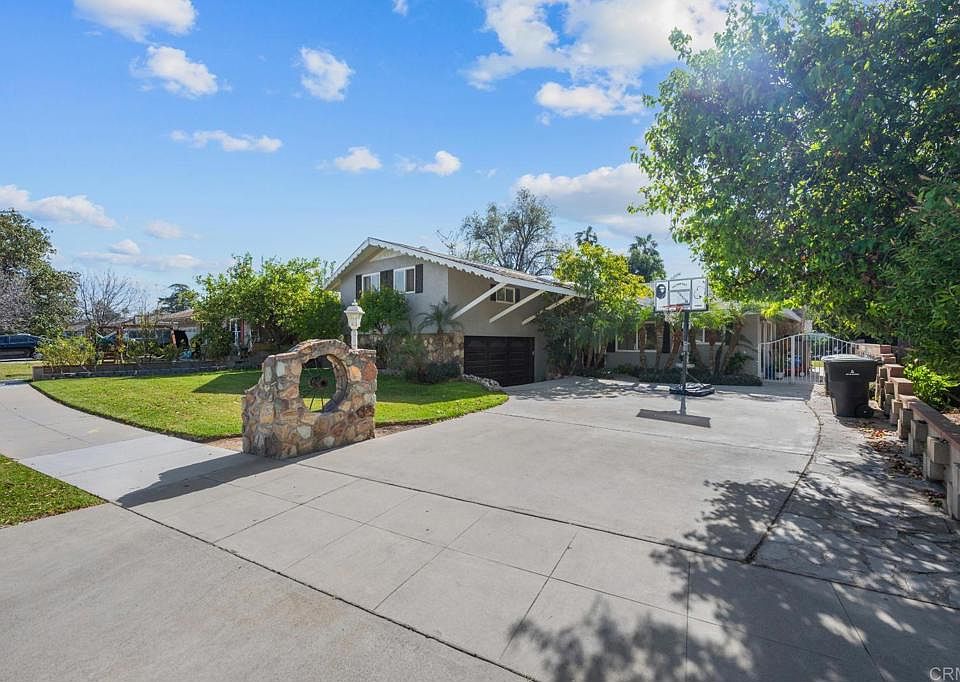 1st image of 4064 Acacia St