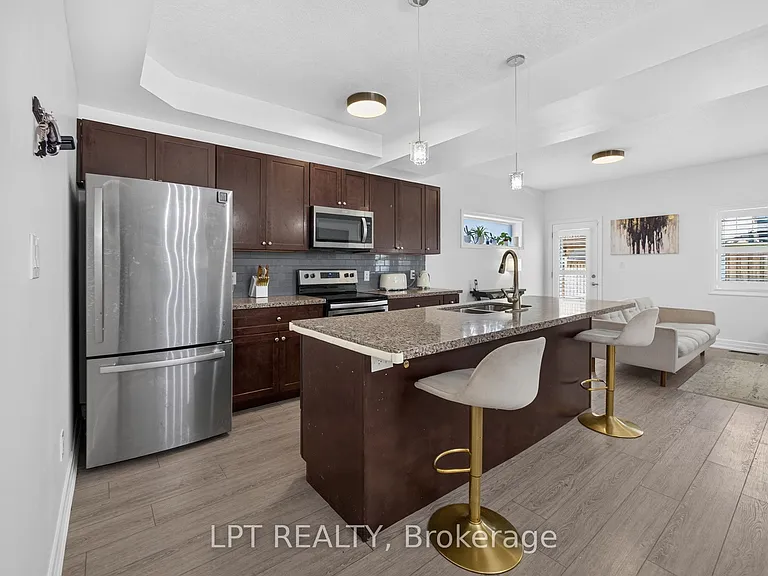 148 Hollybrook Trl S — Photo 16