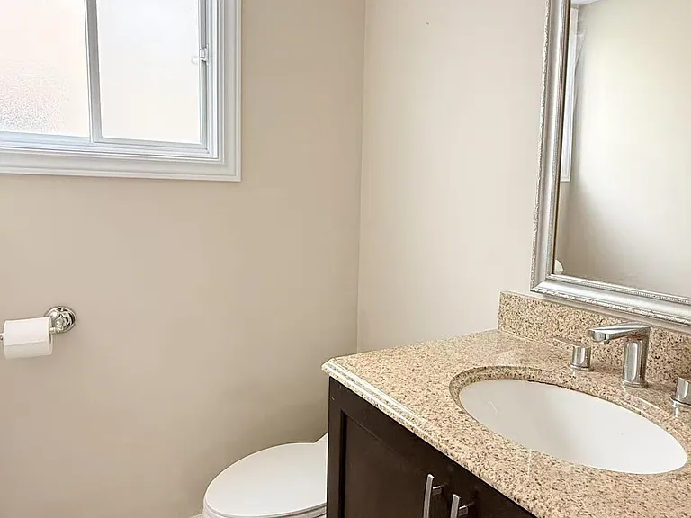2067 Legrand Cres — Photo 10