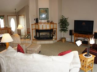 8155 Apollo Ct, Neenah, WI 54956