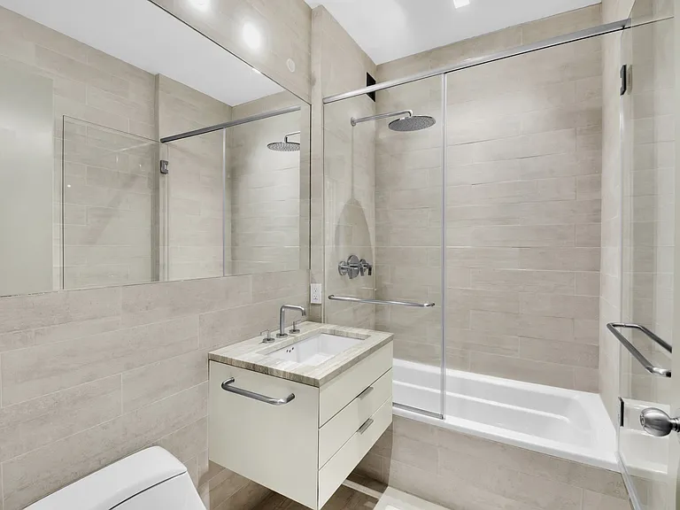 252 7th Ave #16N — Photo 9