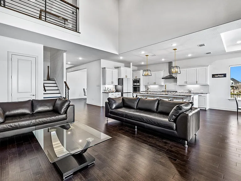 1730 Caruth Dr — Photo 11