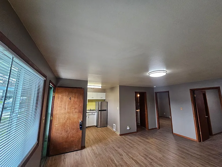 839 Cedar St #4 — Photo 6
