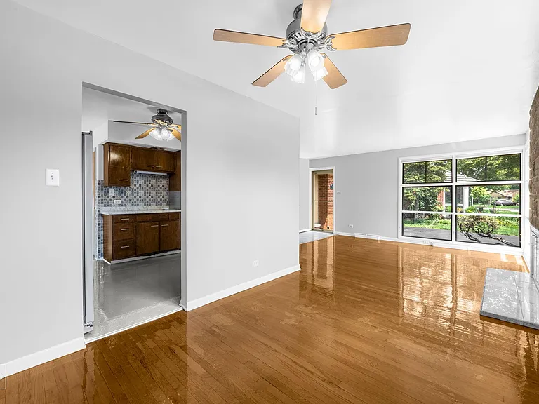 413 E Atwater Ave — Photo 10