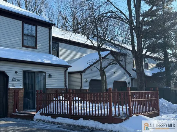 123 Aspen Dr, North Brunswick, NJ 08902