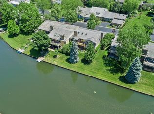 64 Briarwood Ln, Oak Brook, IL