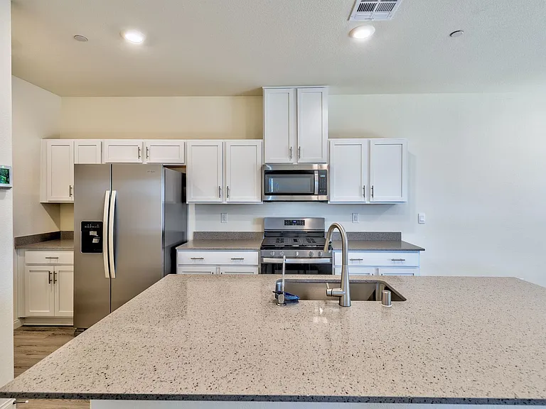 4702 Arctic Cliffs Ave — Photo 3