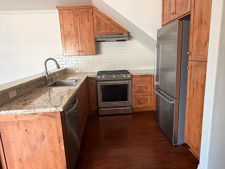 725 Sheridan Rd #B — Photo 2