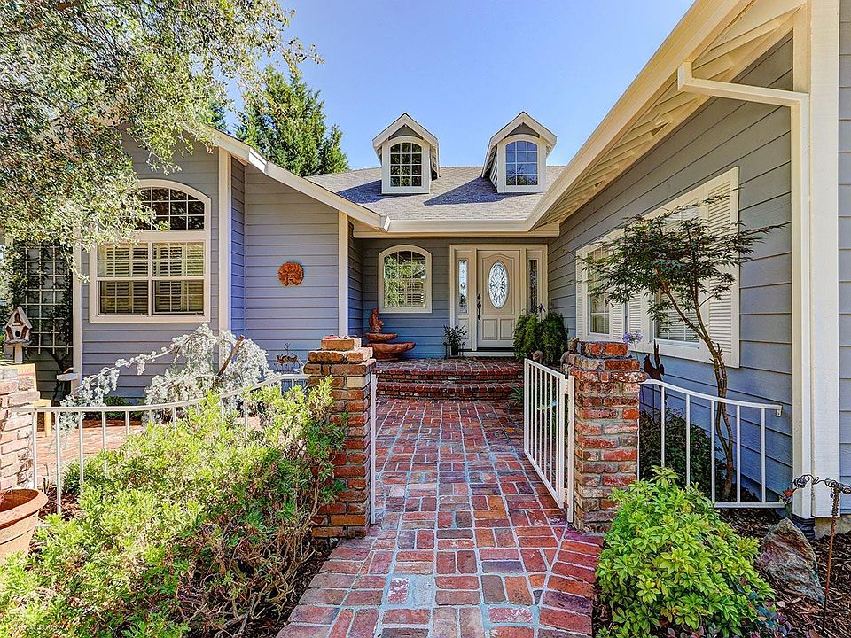 1st image of 18684 Meadowlark Ct