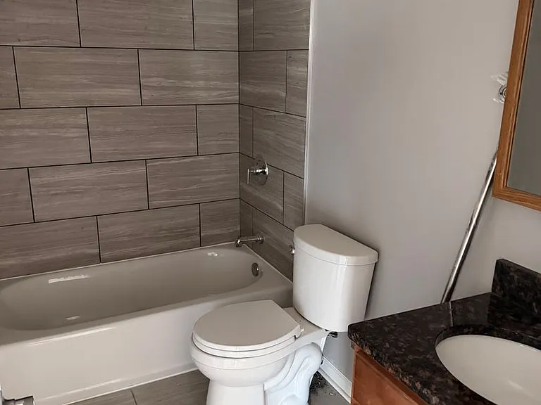 Crestline Villas Apartments — Photo 11