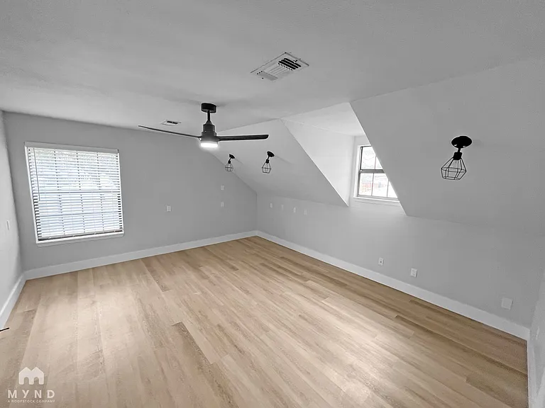 1215 Spring Lake Dr — Photo 31