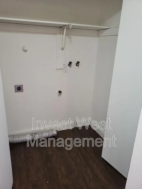 2 bed, 1.0 bath, 900 sqft, $1,595 — Photo 4