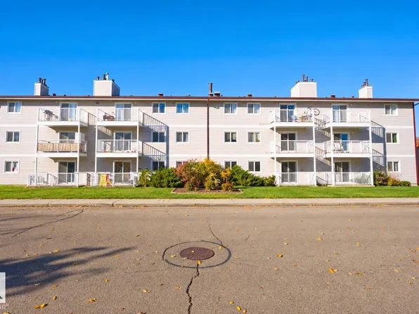 10136 160th St NW #106, Edmonton, AB T5P 3E7