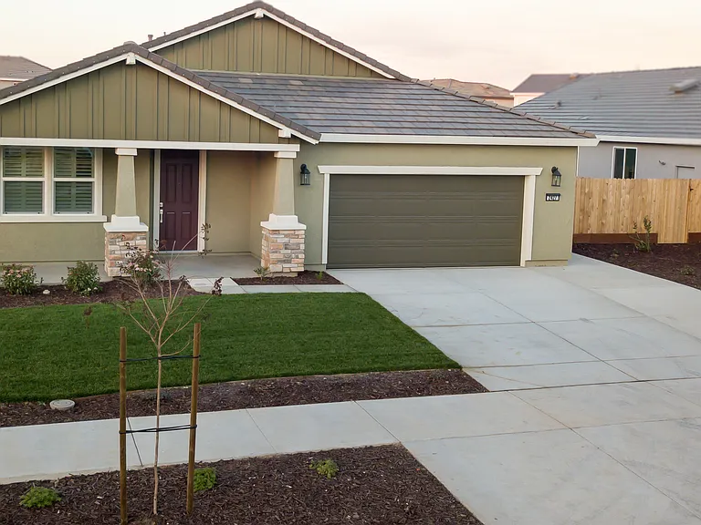 2427 Creekview Dr — Photo 24