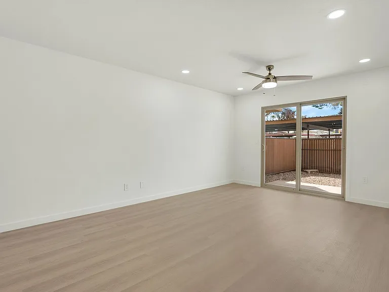 El Dorado Apartments — Photo 76