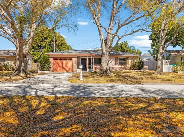 5589 46th Ave N, Kenneth City, FL 33709