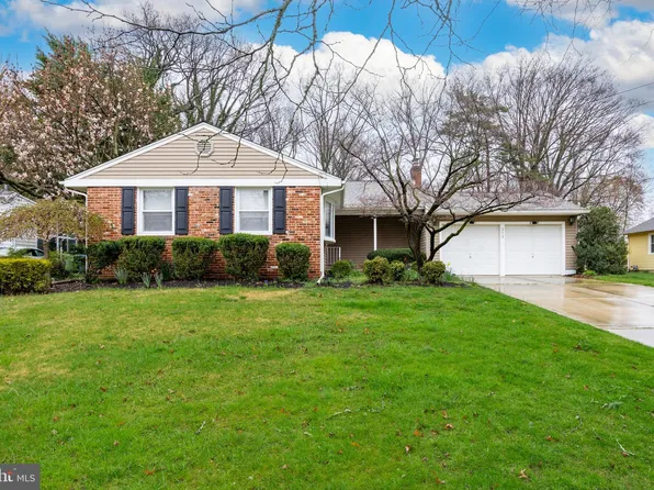 213 Southview Dr, Cherry Hill, NJ 08034