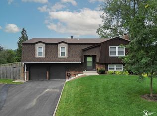 6533 Cheltenham Dr, Temperance, MI 48182