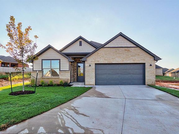 3rd image of 1918 Oakville Pl