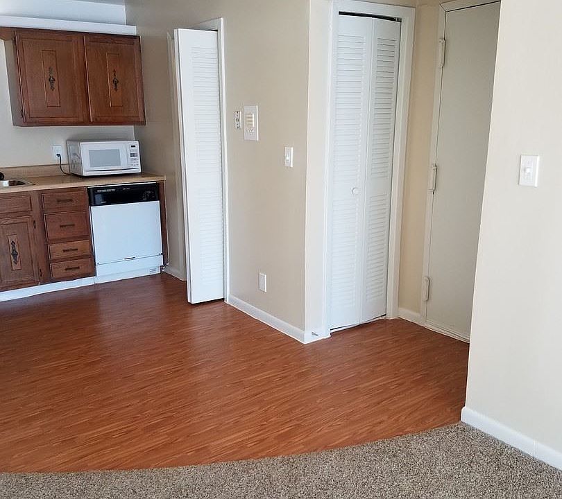1st image of 7512 Poppleton Plz APT 11