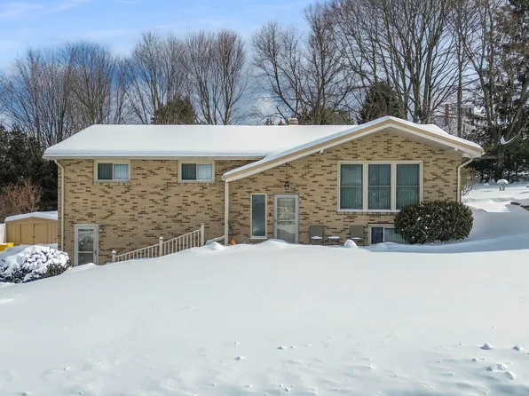 623 Sherman St, Portage, PA 15946