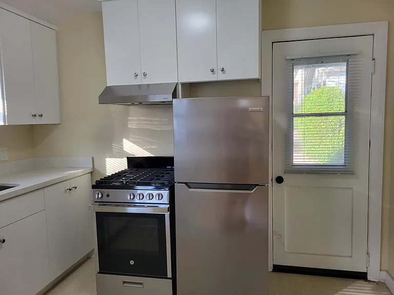 843 E Calaveras St — Photo 8