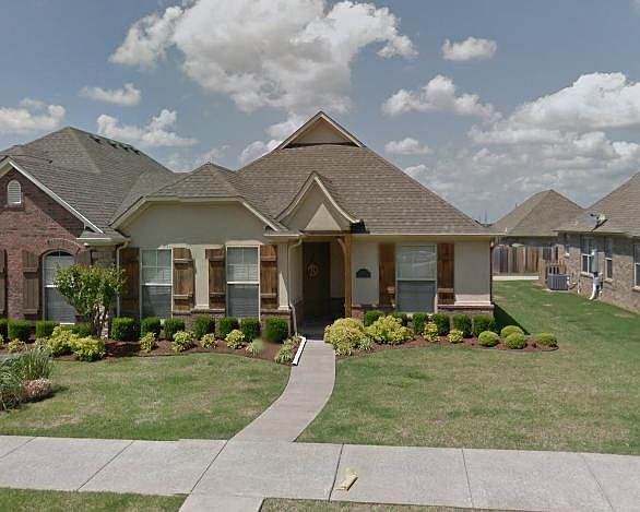 1st image of 3104 SW Hillstone Ave