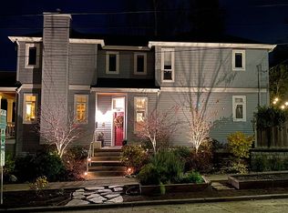 1518 NE 68th St, Seattle, WA 98115