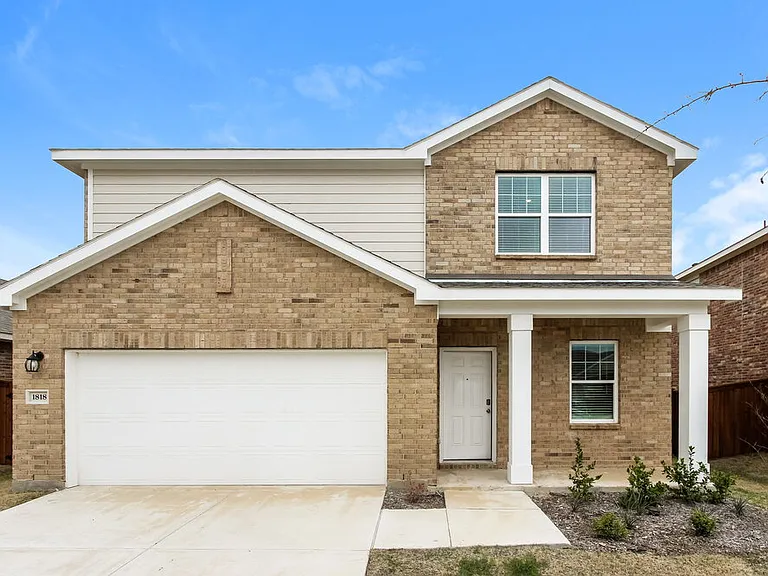 1818 Sandlin Dr — Photo 1