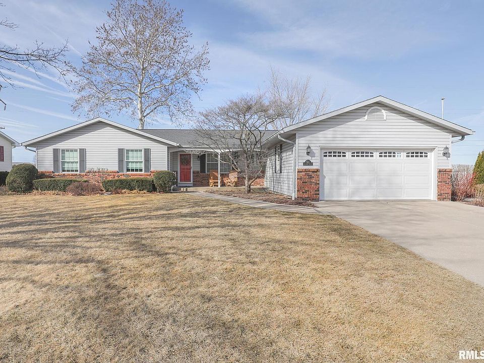1st image of 837 Hickory Dr