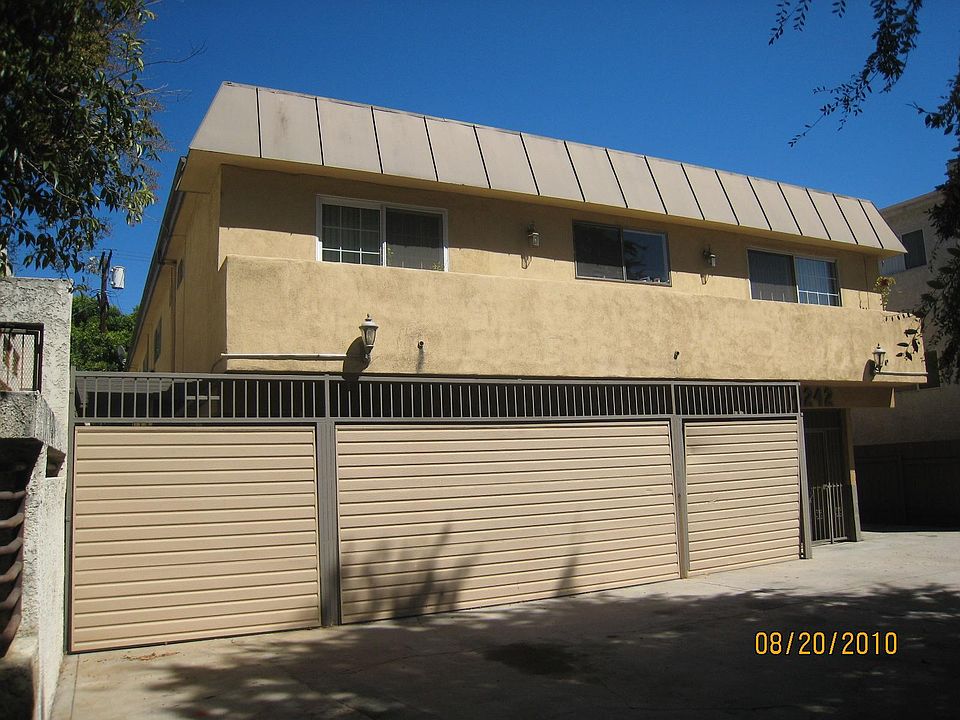 1st image of 4242 Whitsett Ave APT 1