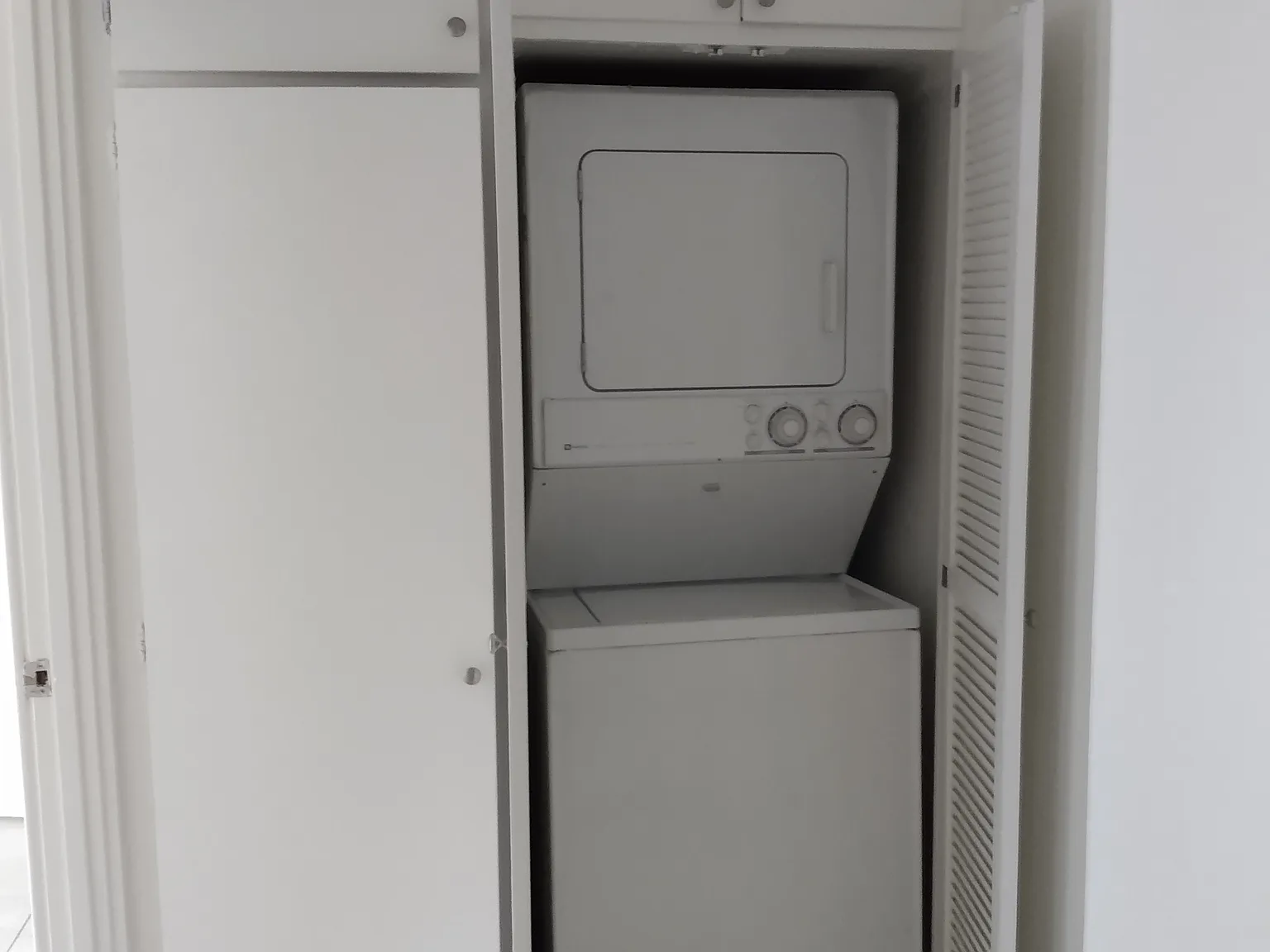 2 bed, $3,200 — Photo 3