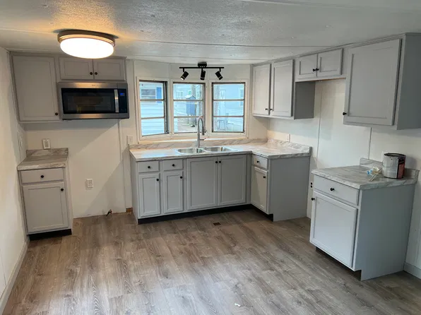 414 Russell St Unit 6, Allegan, MI 49010