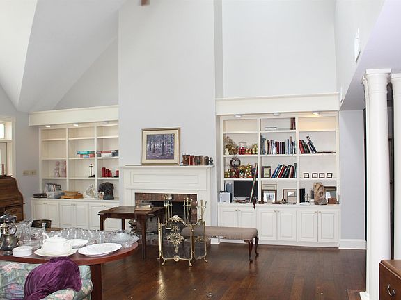 4th image of 3510 Forsythe Ave