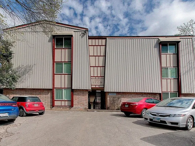 2207 Leon St #309 — Photo 15