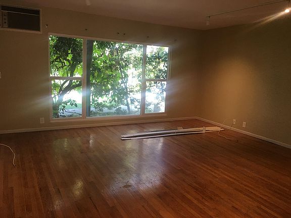 2nd image of 1660 Amberwood Dr APT B