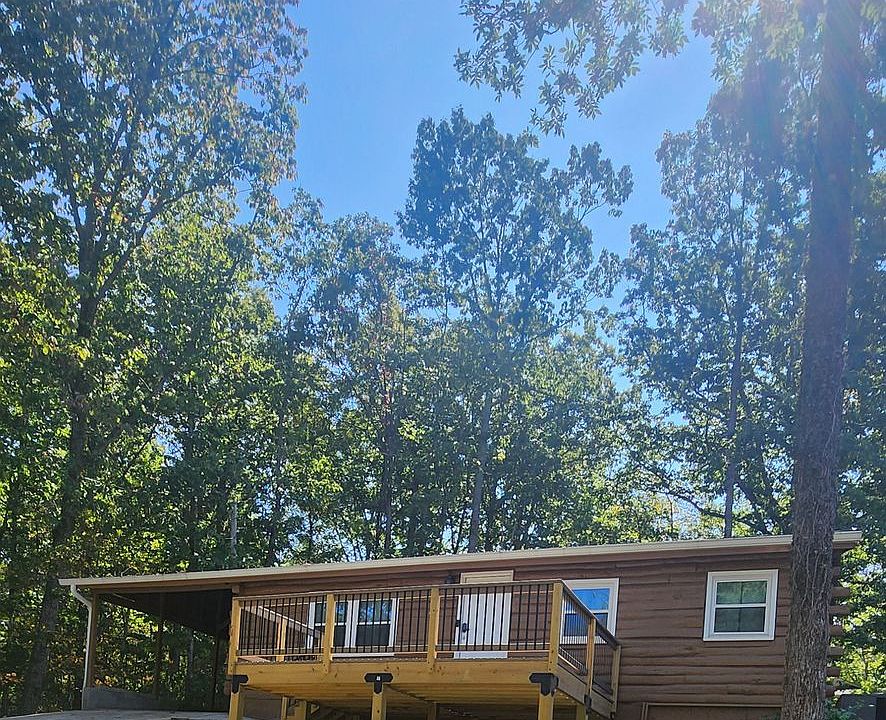 1st image of 152 Lakeshire Dr