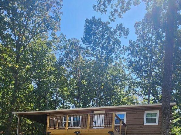 152 Lakeshire Dr