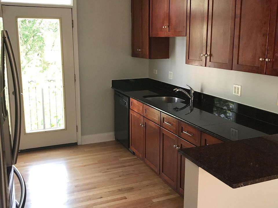 1st image of 7405 N Hoyne Ave #3