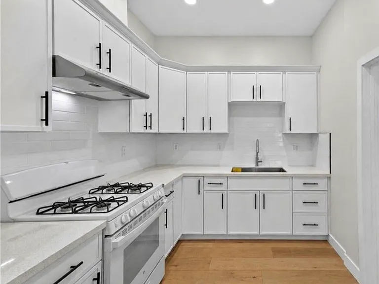 760 N Huntington St — Photo 9