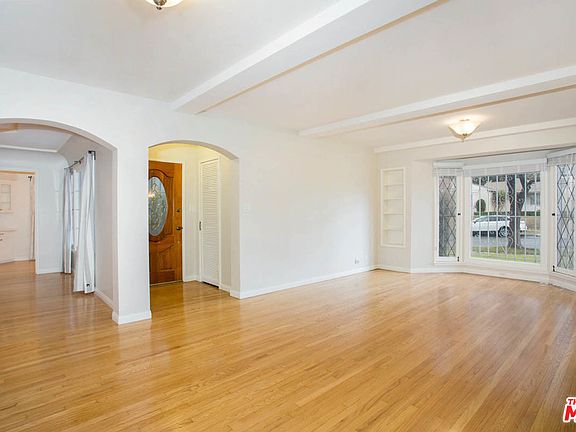 2nd image of 4142 S Victoria Ave