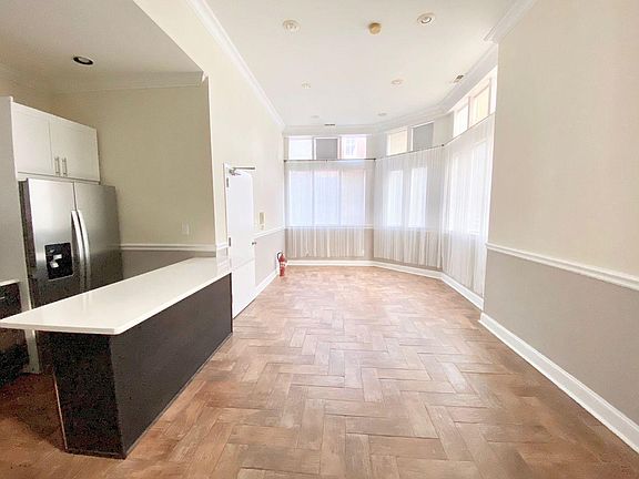 4th image of 1600 Mount Vernon St #1