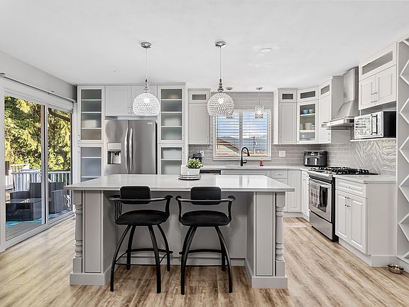 3rd image of 34751 Delair Rd